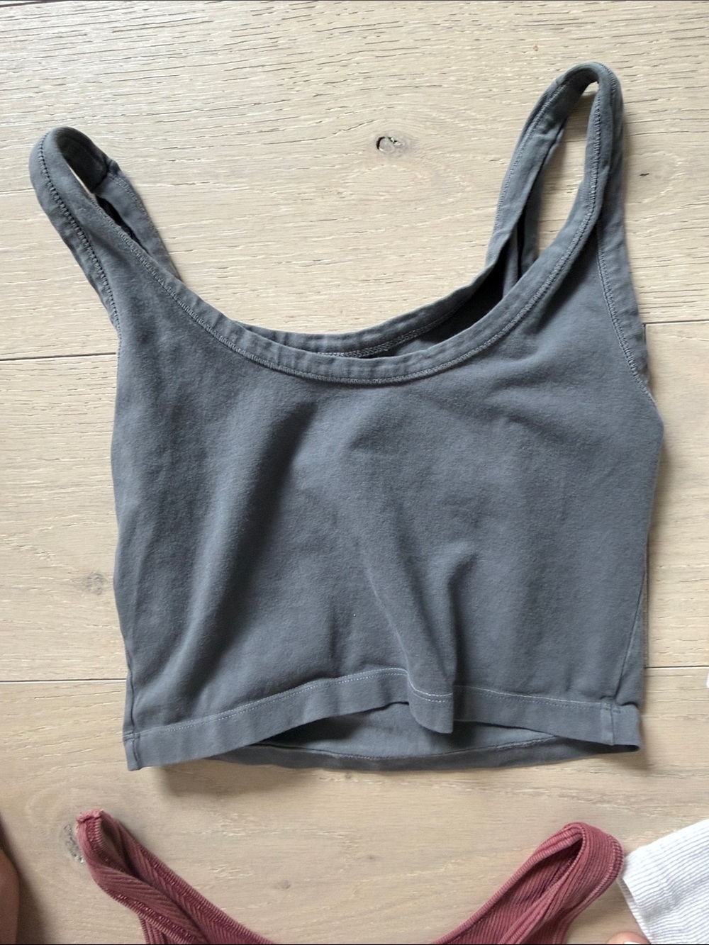 Brandy Melville Cropped Tank & Tops Bundle in grey, White, Burgundy, Cream - Picture 4 of 6